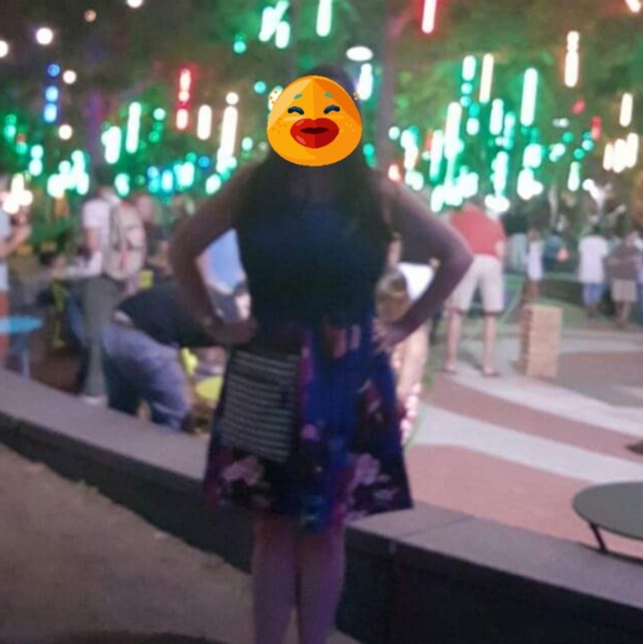 Fun flattering dress - Picture 8 of 8